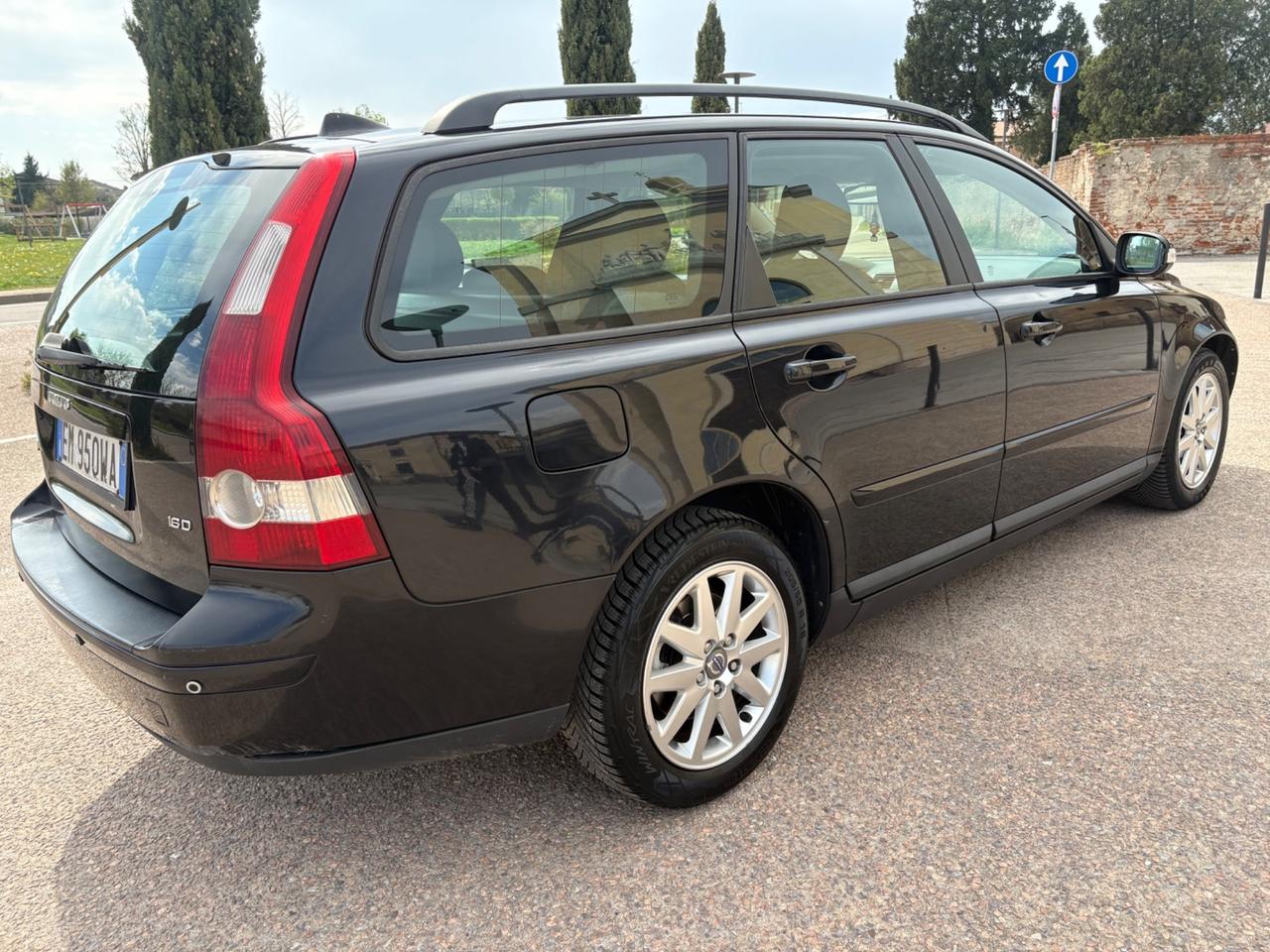Volvo V50 D anno 2012 pronta a uso ok neo patentati