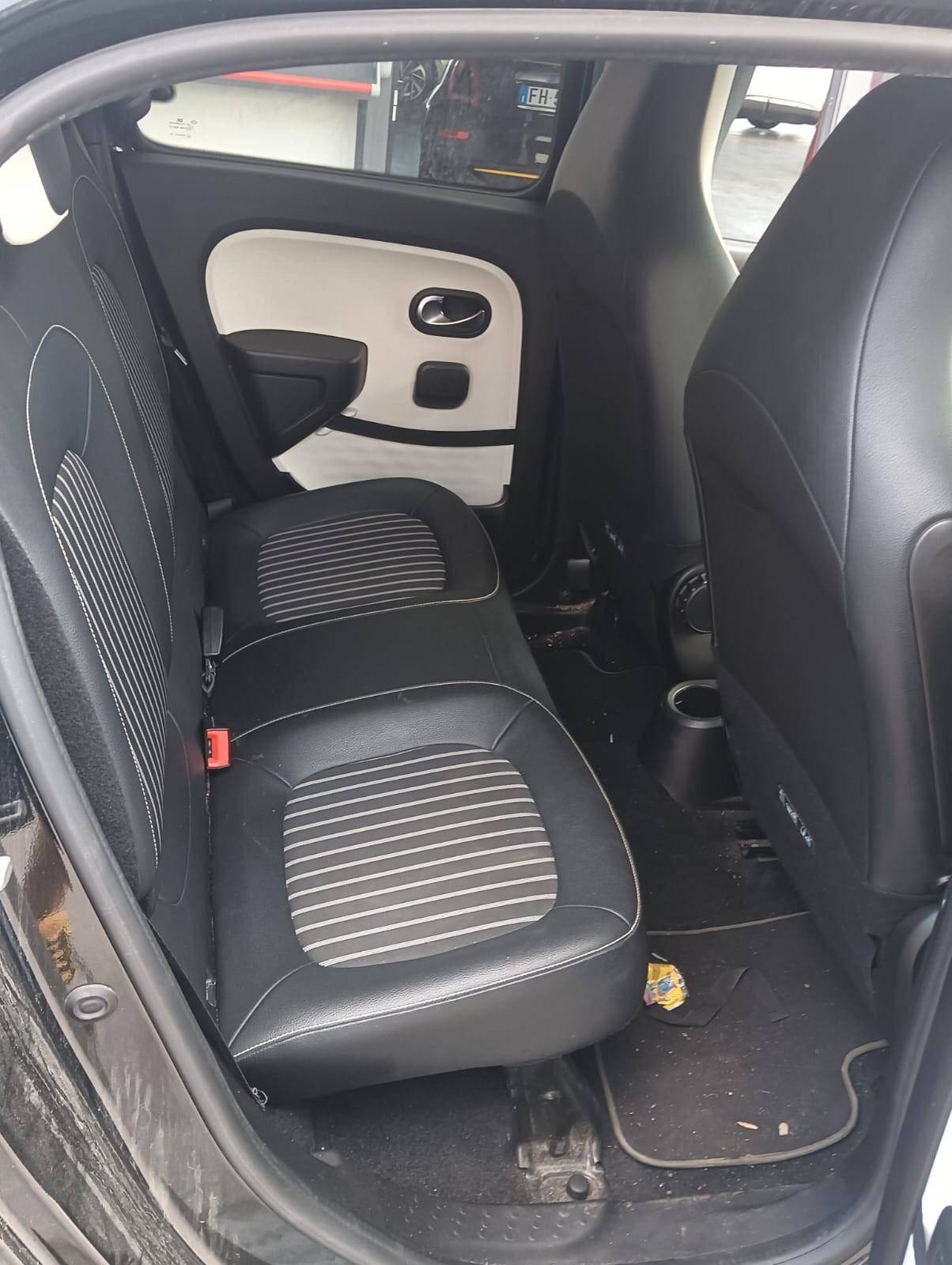 Renault Twingo Electric Intens SINISTRATA