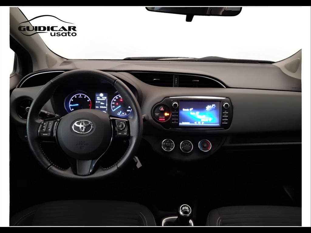 TOYOTA Yaris III 2017 - Yaris 5p 1.0 Active my18