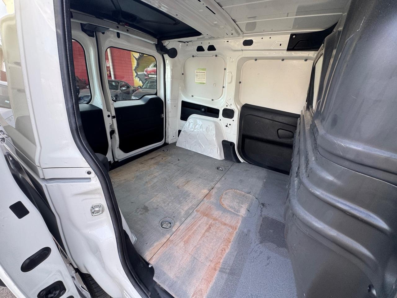 Fiat Doblo 1600.120cv 3 posti tetto apribile Gancio 2017