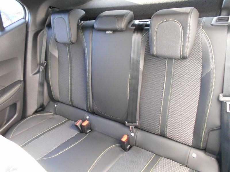 Peugeot 2008 136 GT Hybrid e-DCS6 Finanziato