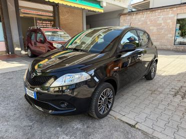 Lancia Ypsilon 1.0 FireFly S&S Hybrid Ecochic Gold