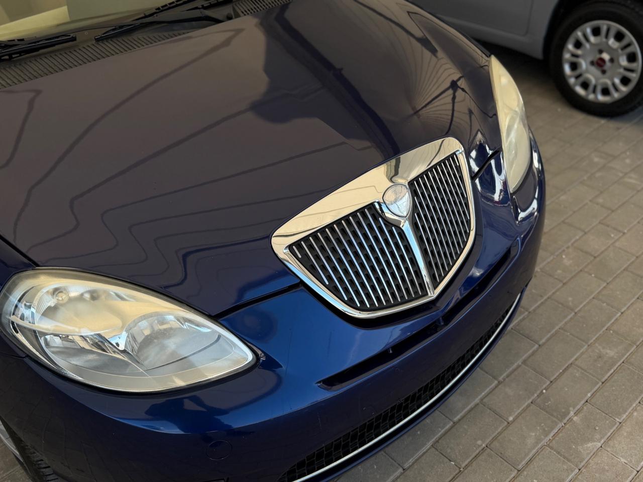 Lancia Ypsilon 1.3 MJT 90 CV Platino TETTO + ALCANTARA