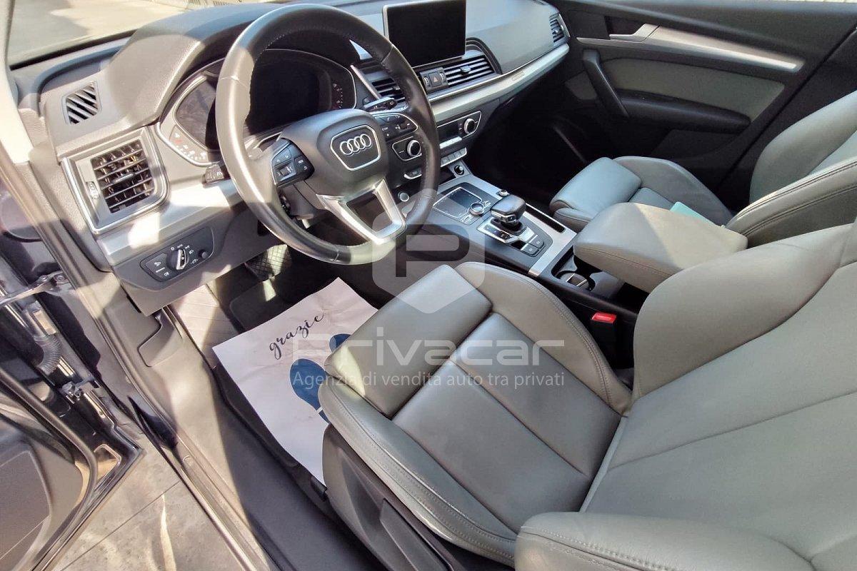AUDI Q5 40 TDI quattro S tronic Business