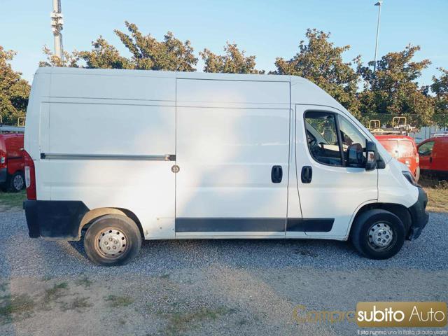 PEUGEOT Boxer 330 2.2 BlueHDi 120 S&S PC-TM Furgone