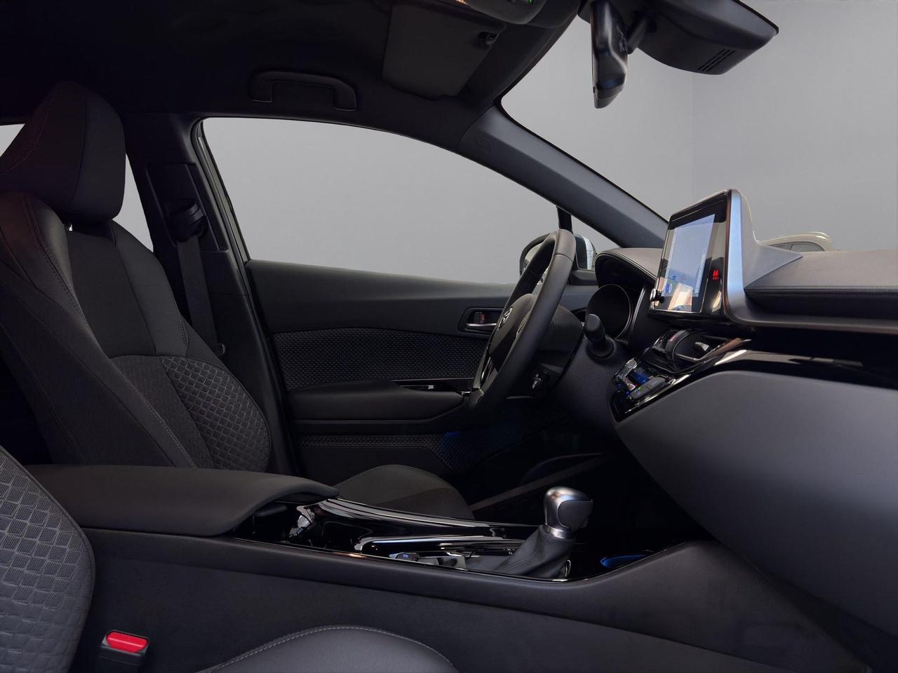 Toyota C-HR 2.0h More Business e-cvt