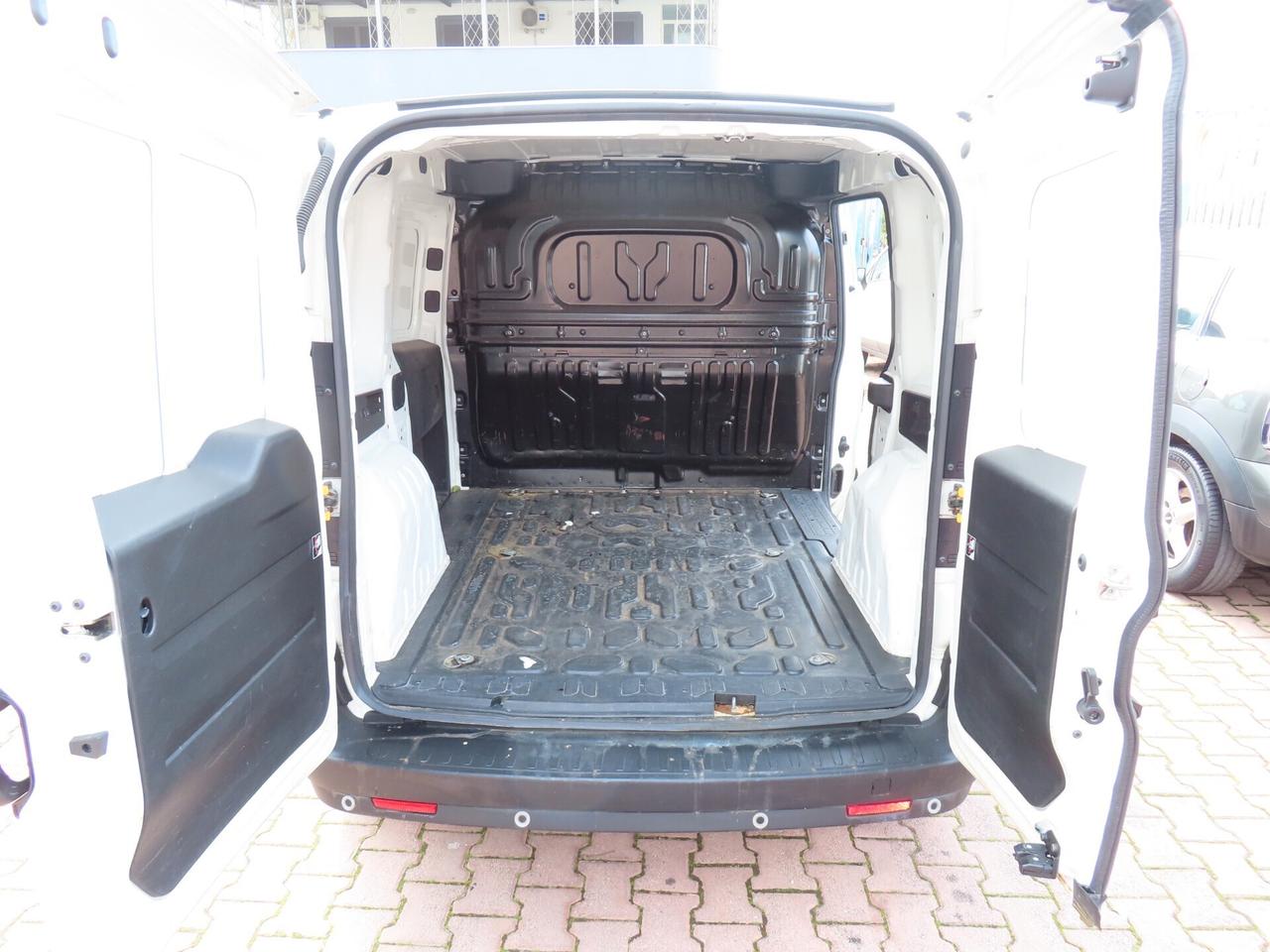 Fiat DOBLO 1.6 M-JET CHIUSO 3 POSTI CARGO 2020