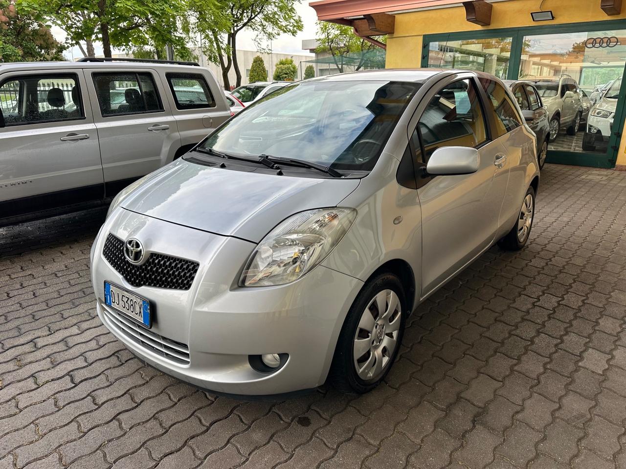 Toyota Yaris 1.3 5 porte Automatico