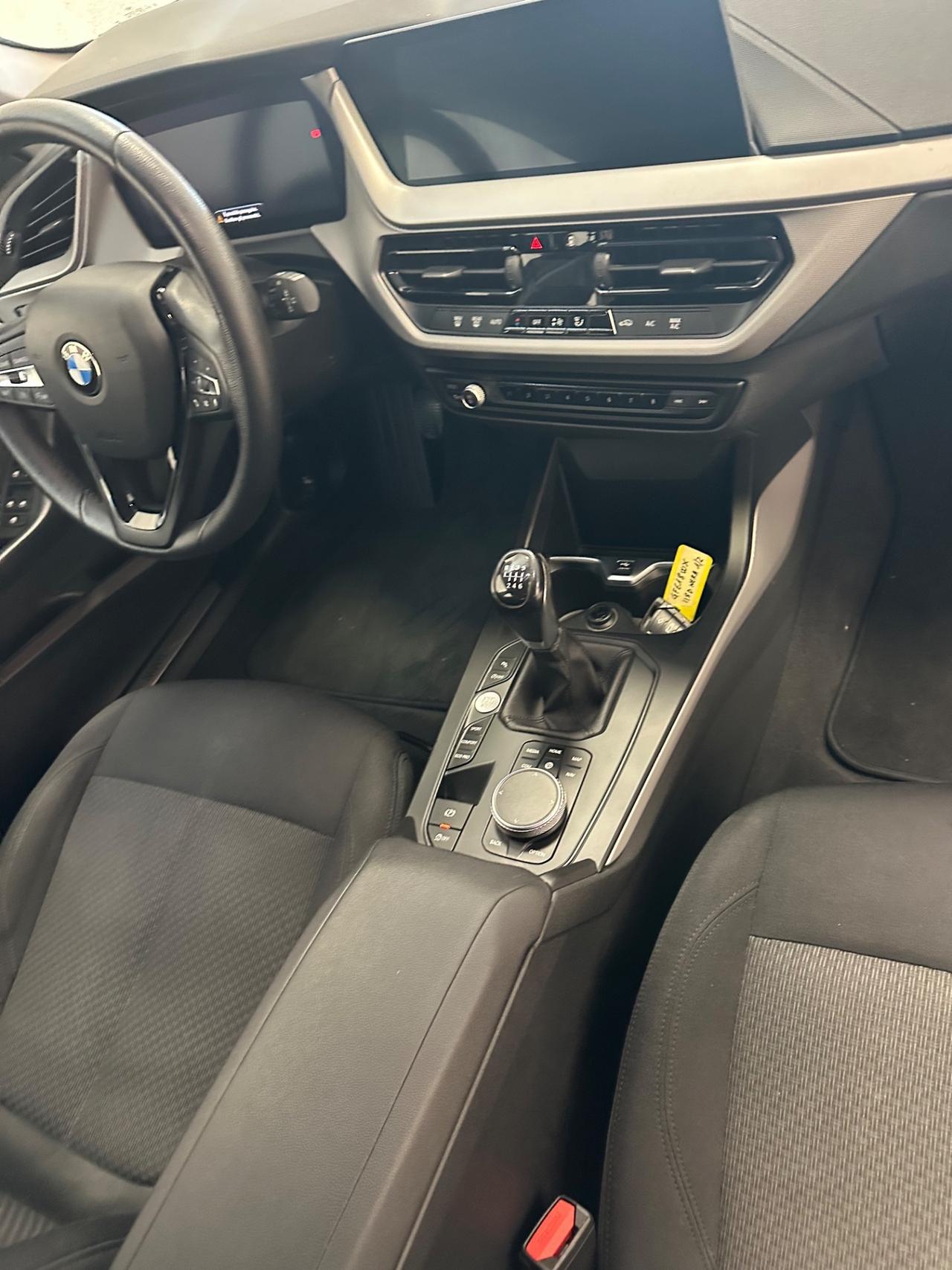 Bmw 120 120d 5p. Business Advantage