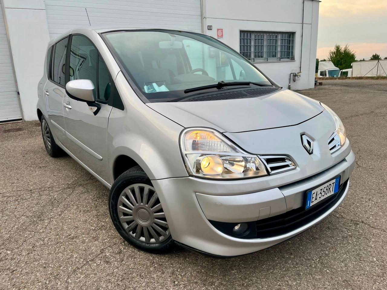 Renault Modus 1.2benz 2010 97.000km tutto fatto