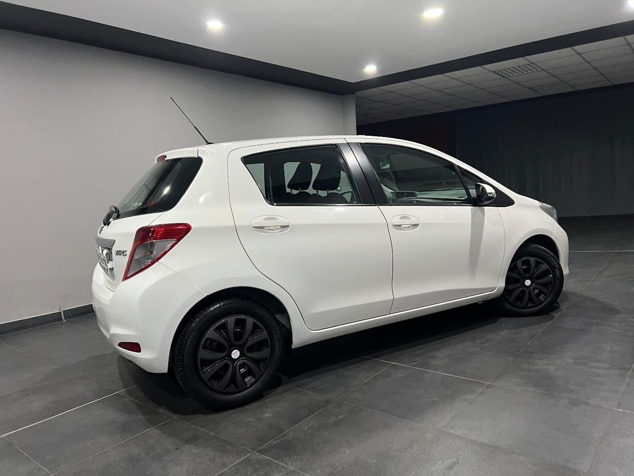 Toyota Yaris 1.0 5 porte Sol