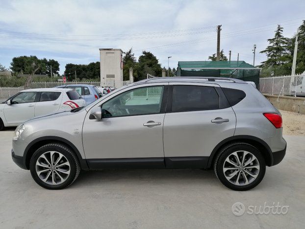 Nissan Qashqai 2.0 Dci 4x4 tetto-navi-gancio