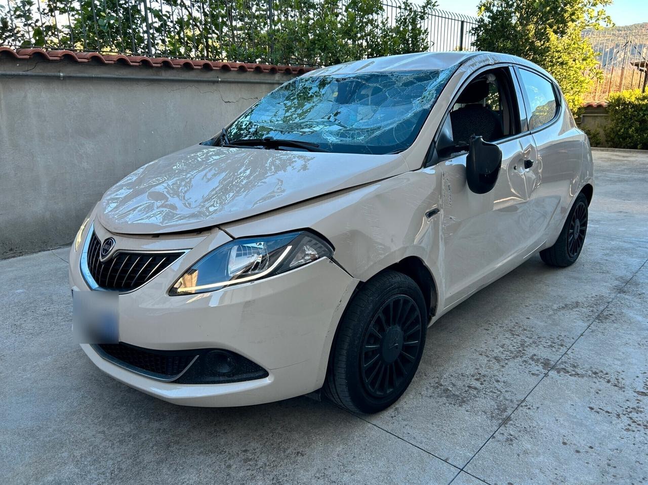 Lancia New Ypsilon 1.0 Hybrid - 2022 Incidentata