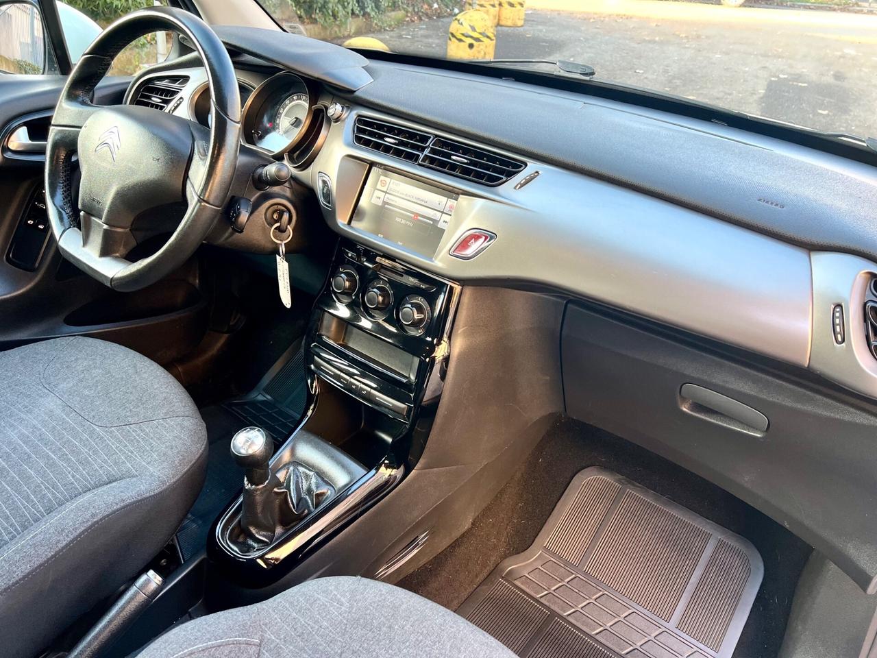 Citroen C3 1.2 benzina €6 OK NEOPATENTATI full DISTRIBUZIONE NUOVA!!!