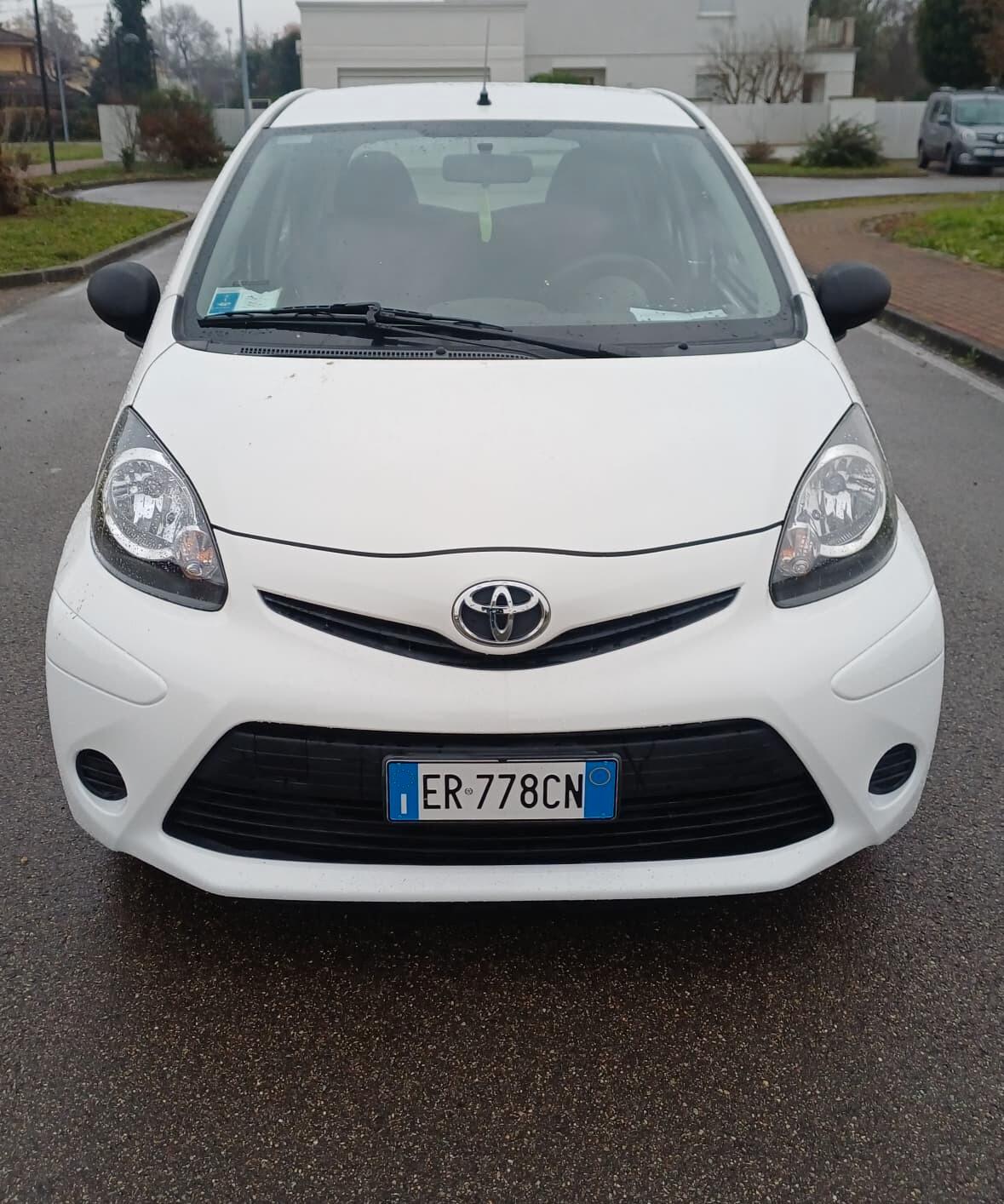 Toyota Aygo 1.0 12V VVT-i 5 porte Cool Soda Connect