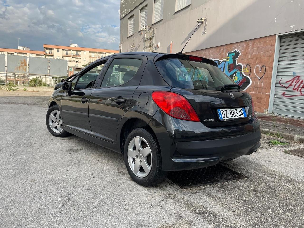 Peugeot 207 1.4 8V 75CV 5p. X Line