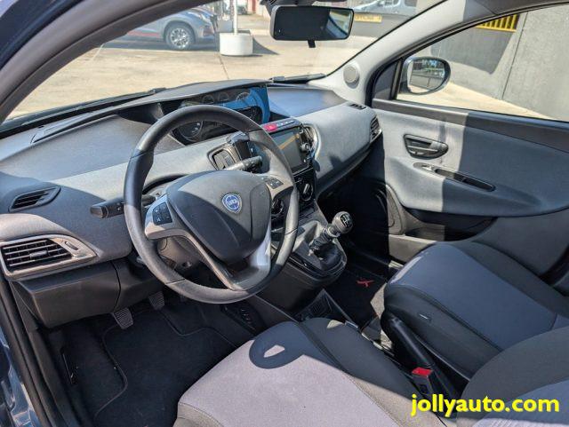 LANCIA Ypsilon 1.0 FireFly 5P S&S Hybrid Gold 5 posti - Ruotino