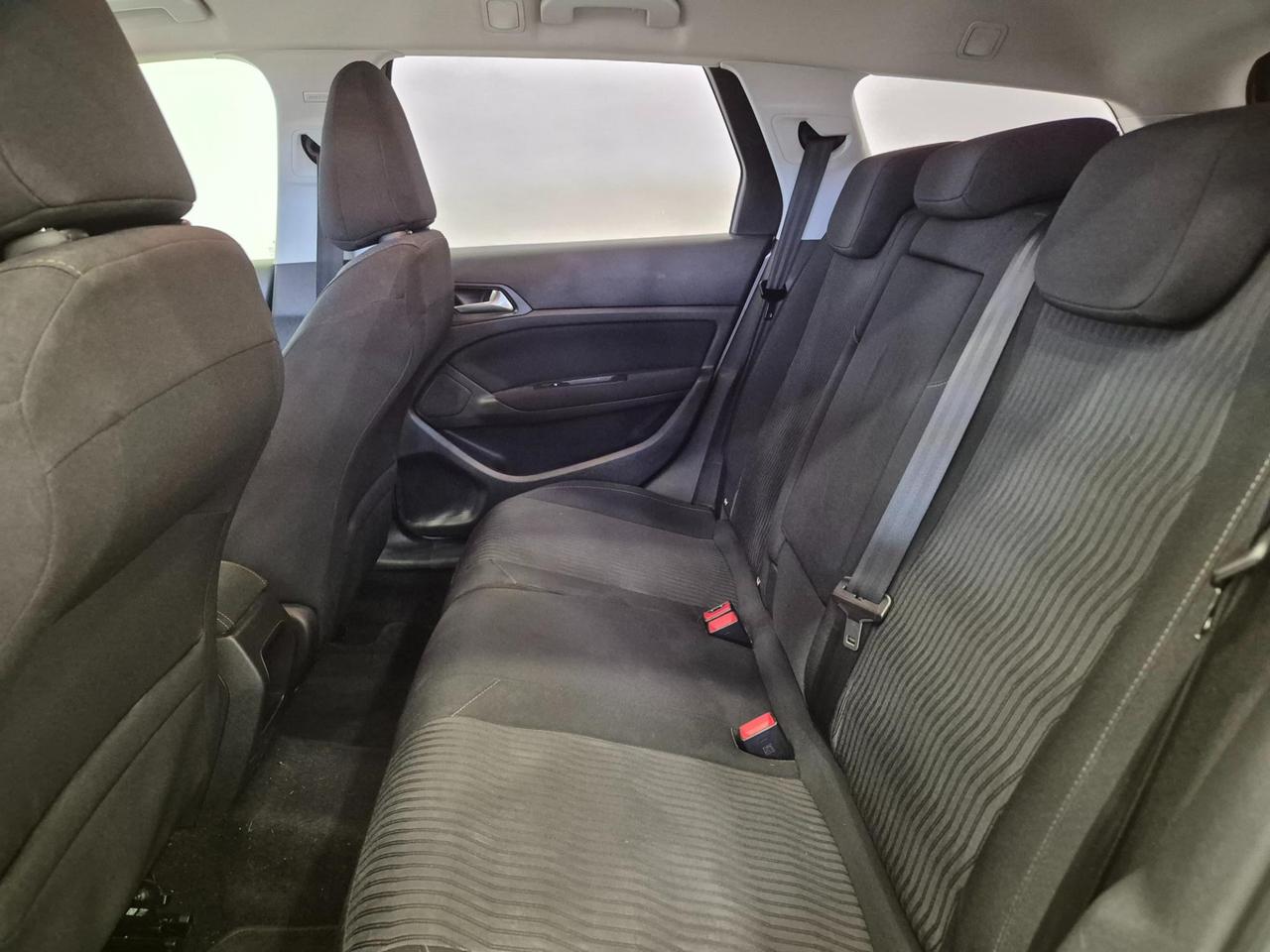 Peugeot 308 SW 1.6 bluehdi Active s&s 120cv - UNIPROPRIETARIO - NEOPATENTATI - Sens. Park - Clima