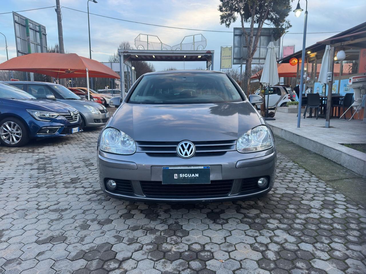 Volkswagen Golf ADATTA A NEOPATENTATI 1.6 16V FSI 5p. Comfortline