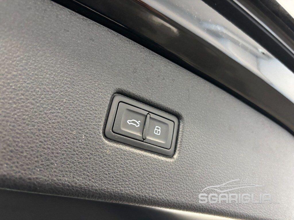 Audi Q5 SPB SPORTBACK Quattro S Line 40 TDI S tronic 4X4