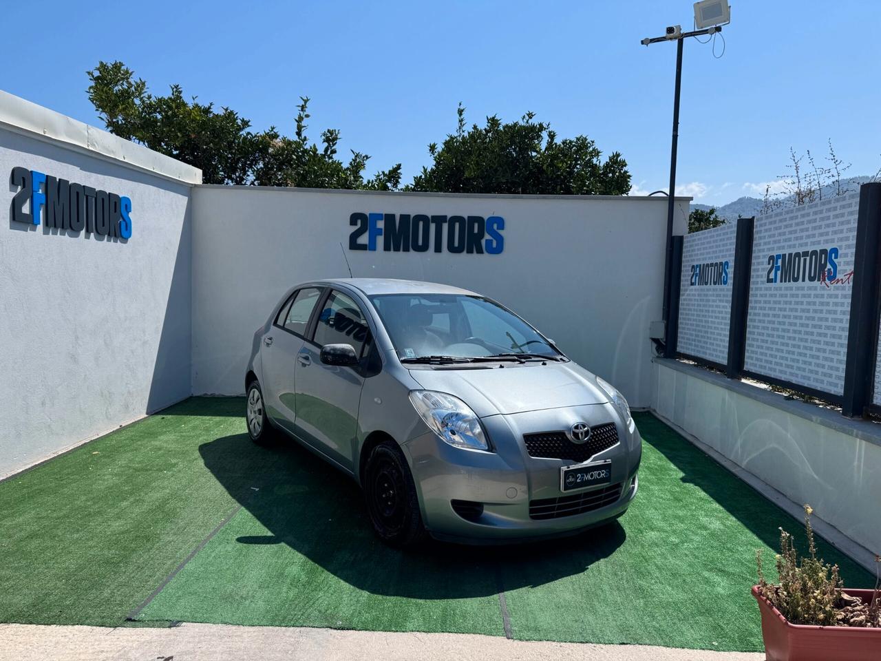 Toyota Yaris 1.0 5 porte Sol