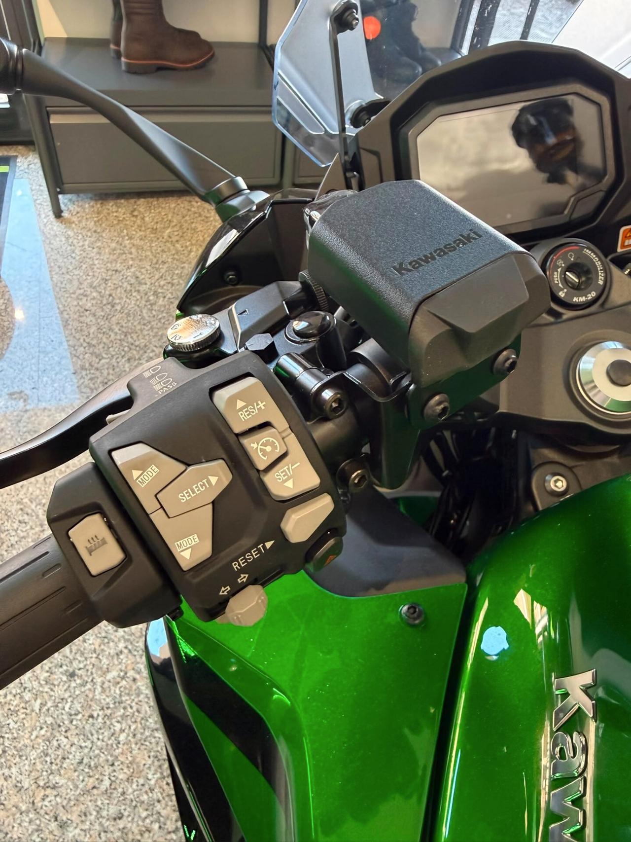 Kawasaki Ninja 1100 SX SE