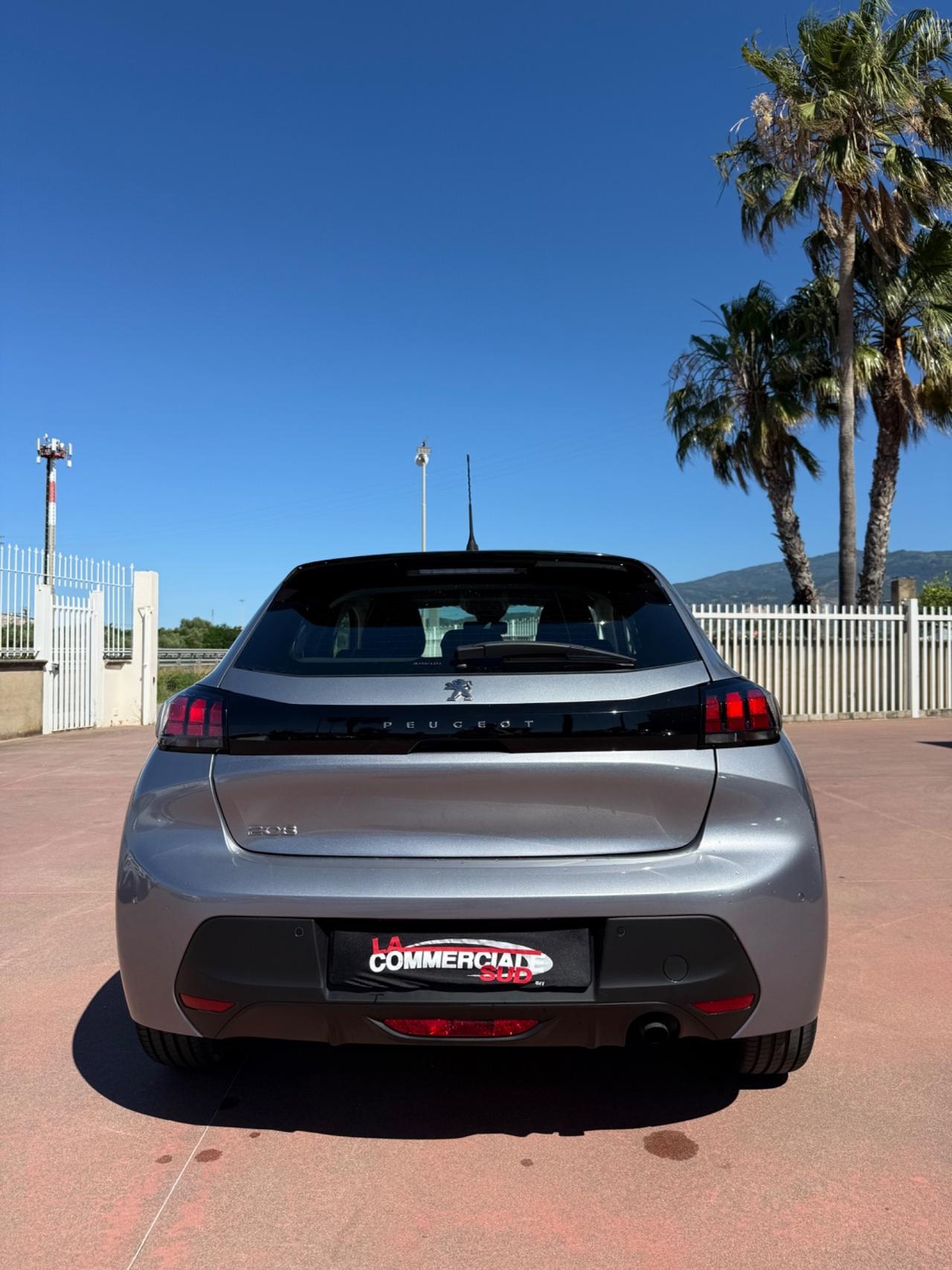 Peugeot 208 1.2 75cv 8000KM