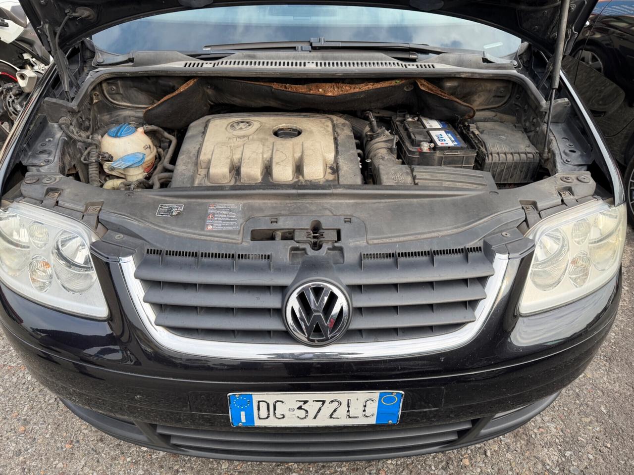 VW Touran 2.0 TDI 5-POSTI 6-MRCE FAMIGLIARE