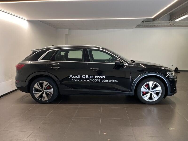 Audi Q8 e-tron Q8 Audi Q8 55 e-tron quattro 300,00 kW