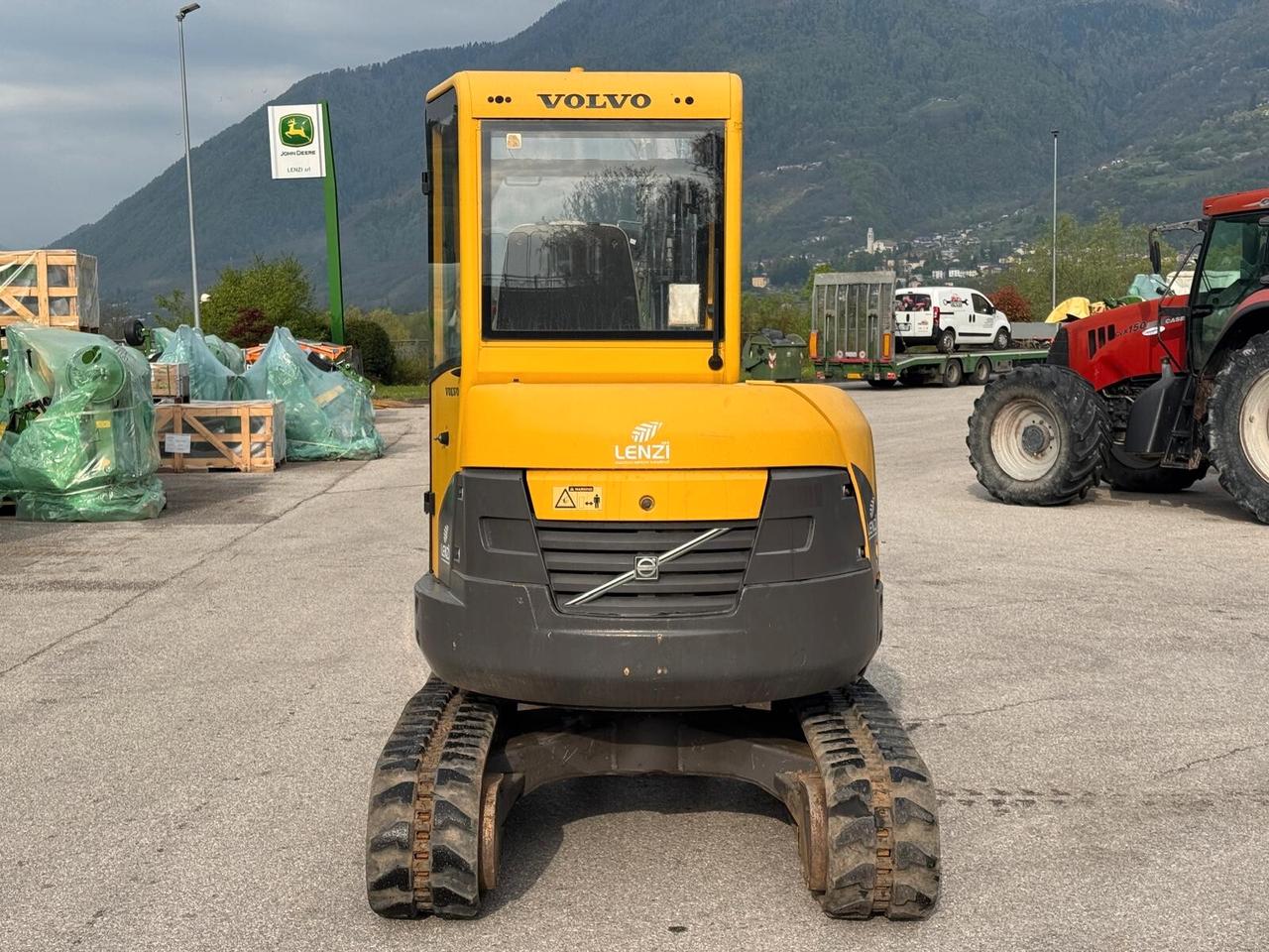 MINIESCAVATORE VOLVO ECR 28