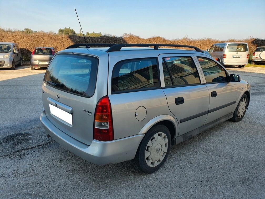 Opel Astra 1.6i 16V SW Club