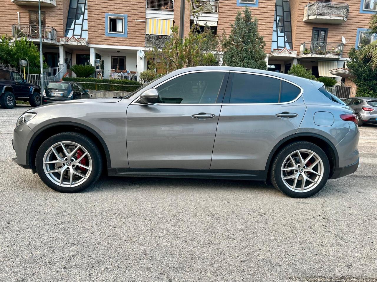 Alfa Romeo Stelvio 2.2 Turbodiesel 210 CV AT8 Q4 Executive