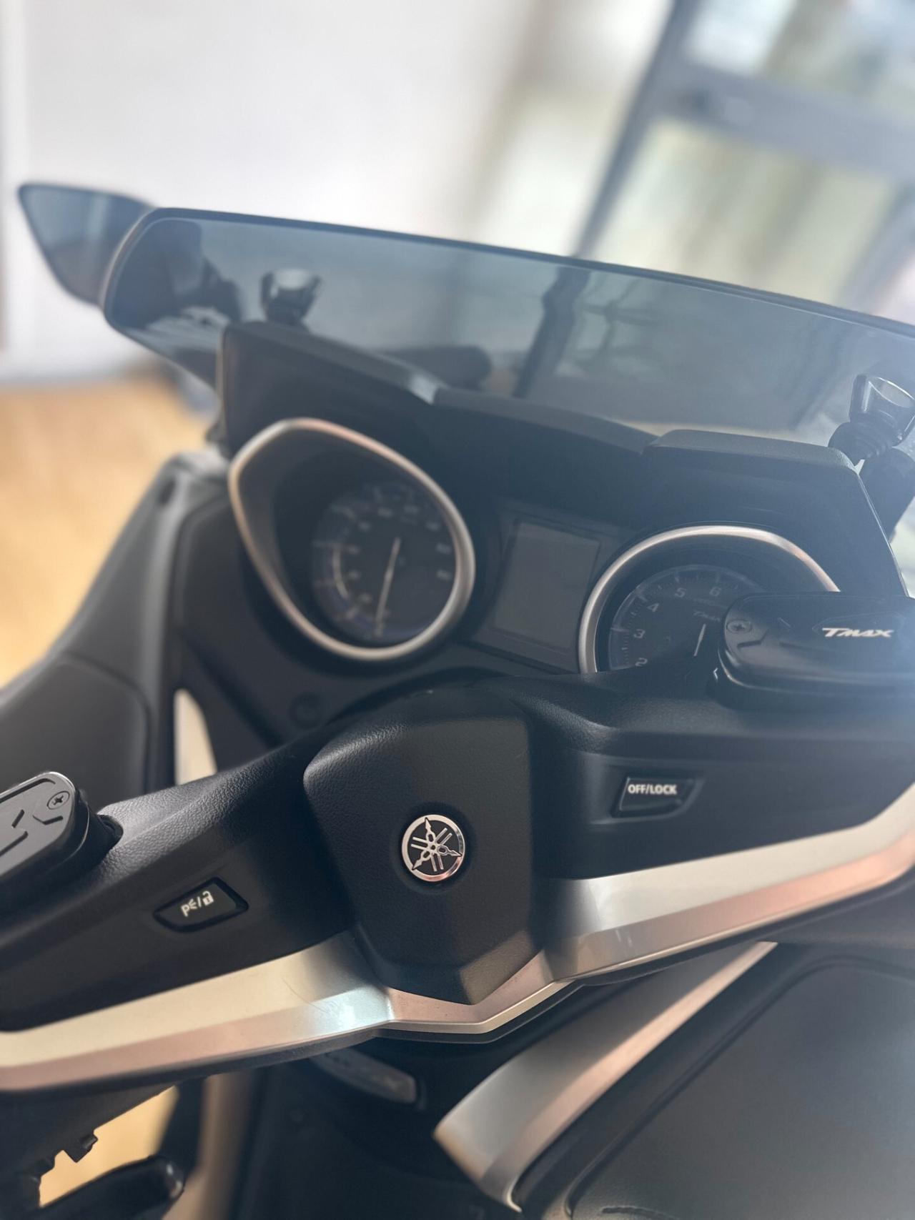 Yamaha T Max 530