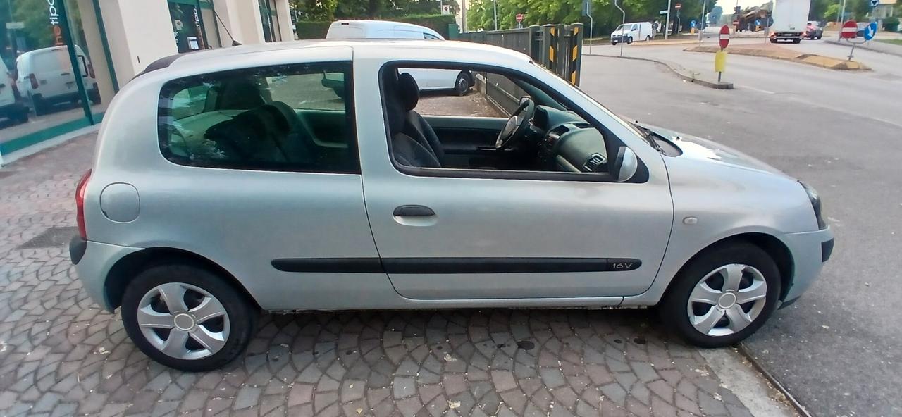 Renault Clio 1.2 cat neopatentati benzina