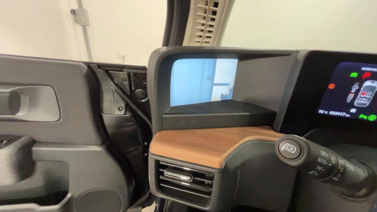 Honda e Advance 17