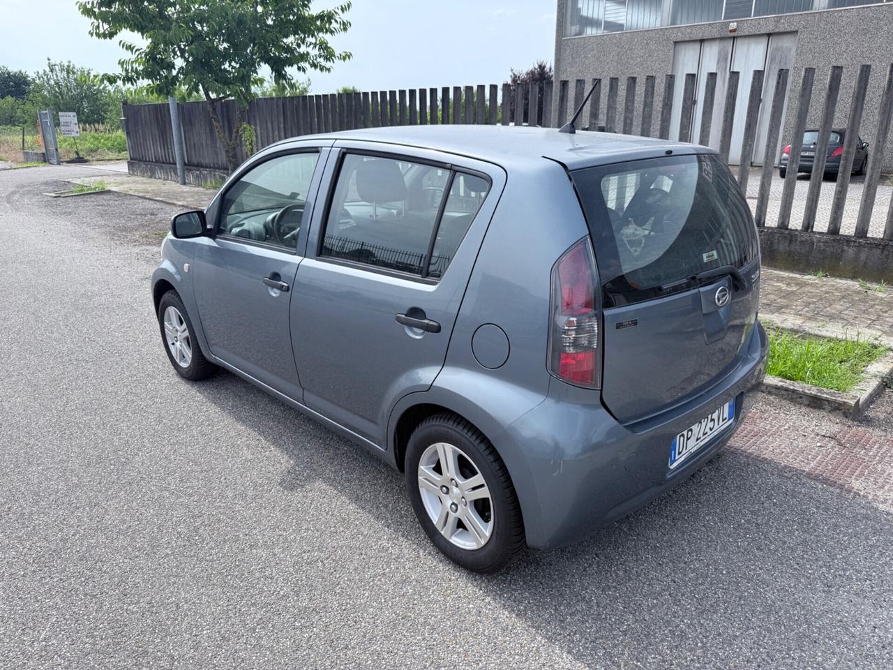 Daihatsu Sirion Momo design