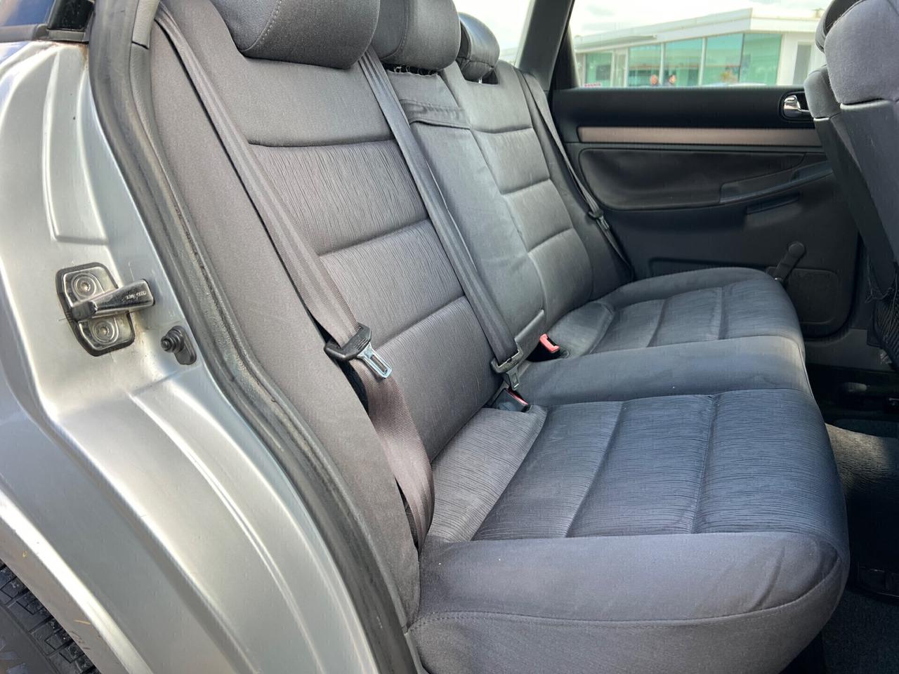 Audi A4 1.9 TDI 110cv Avant Advance - 2000