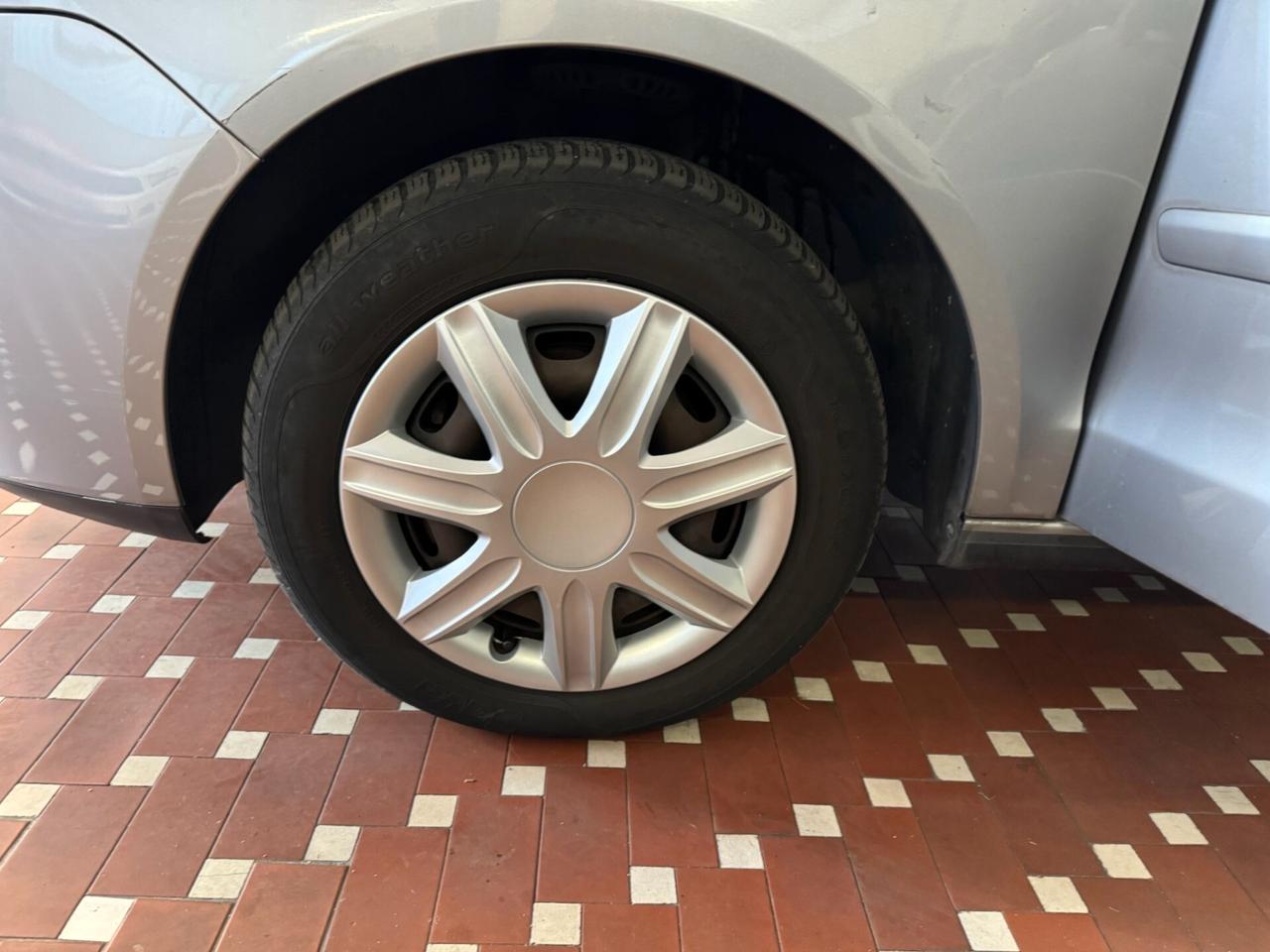 Volkswagen Polo 1.2/64CV 12V 5p. Comfortline - NEOPATENTATI