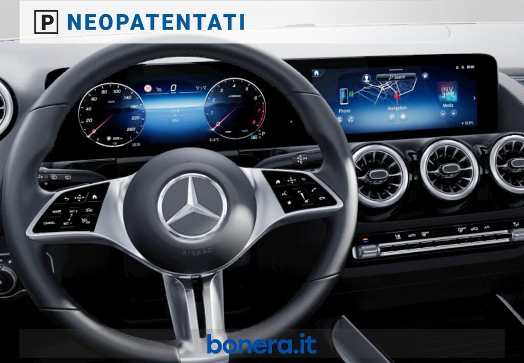 Mercedes GLA 180 180 Progressive Advanced Plus 7G-DCT