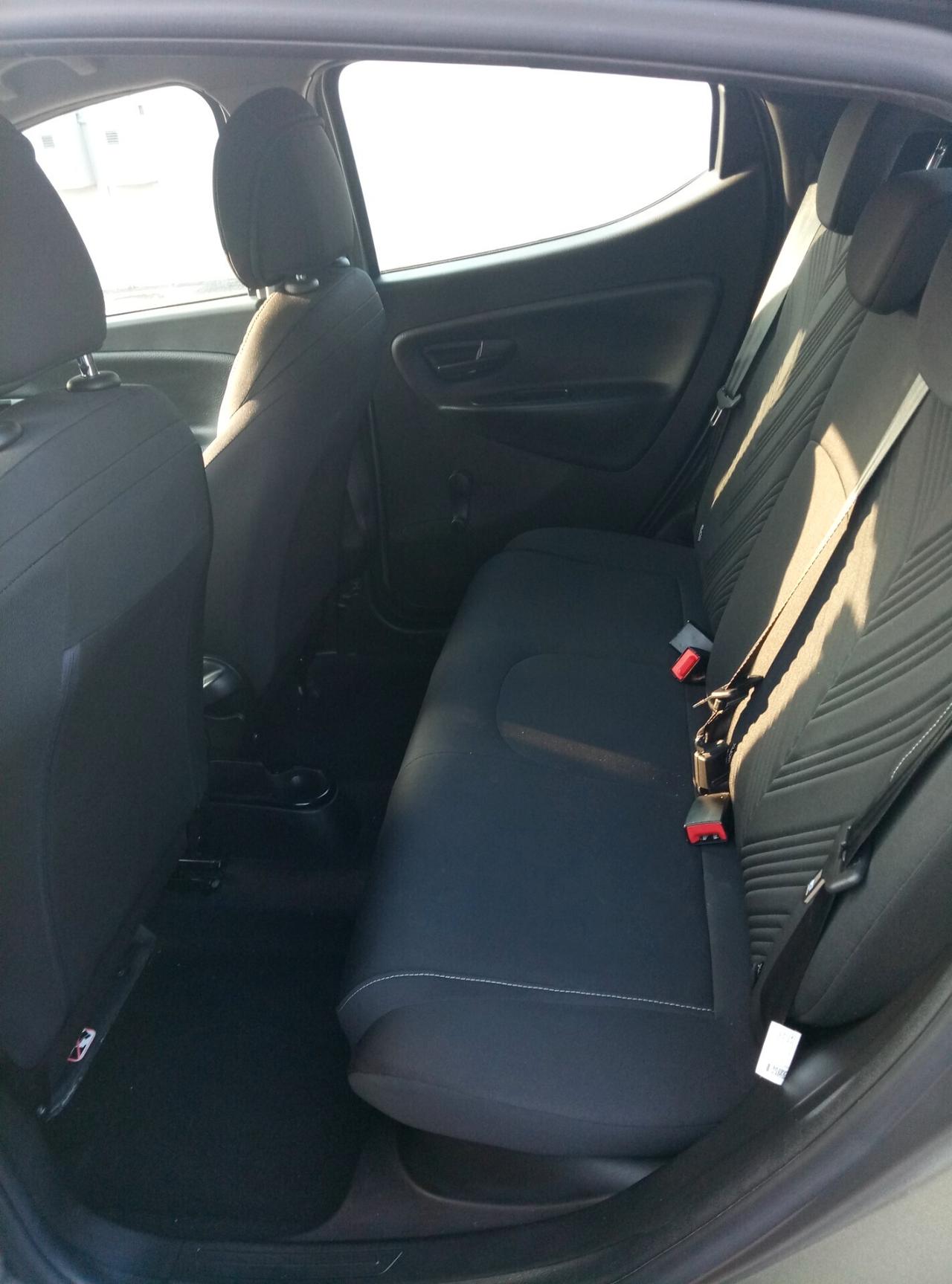 Lancia Ypsilon 1.0 FireFly 5 porte S&S Hybrid Gold