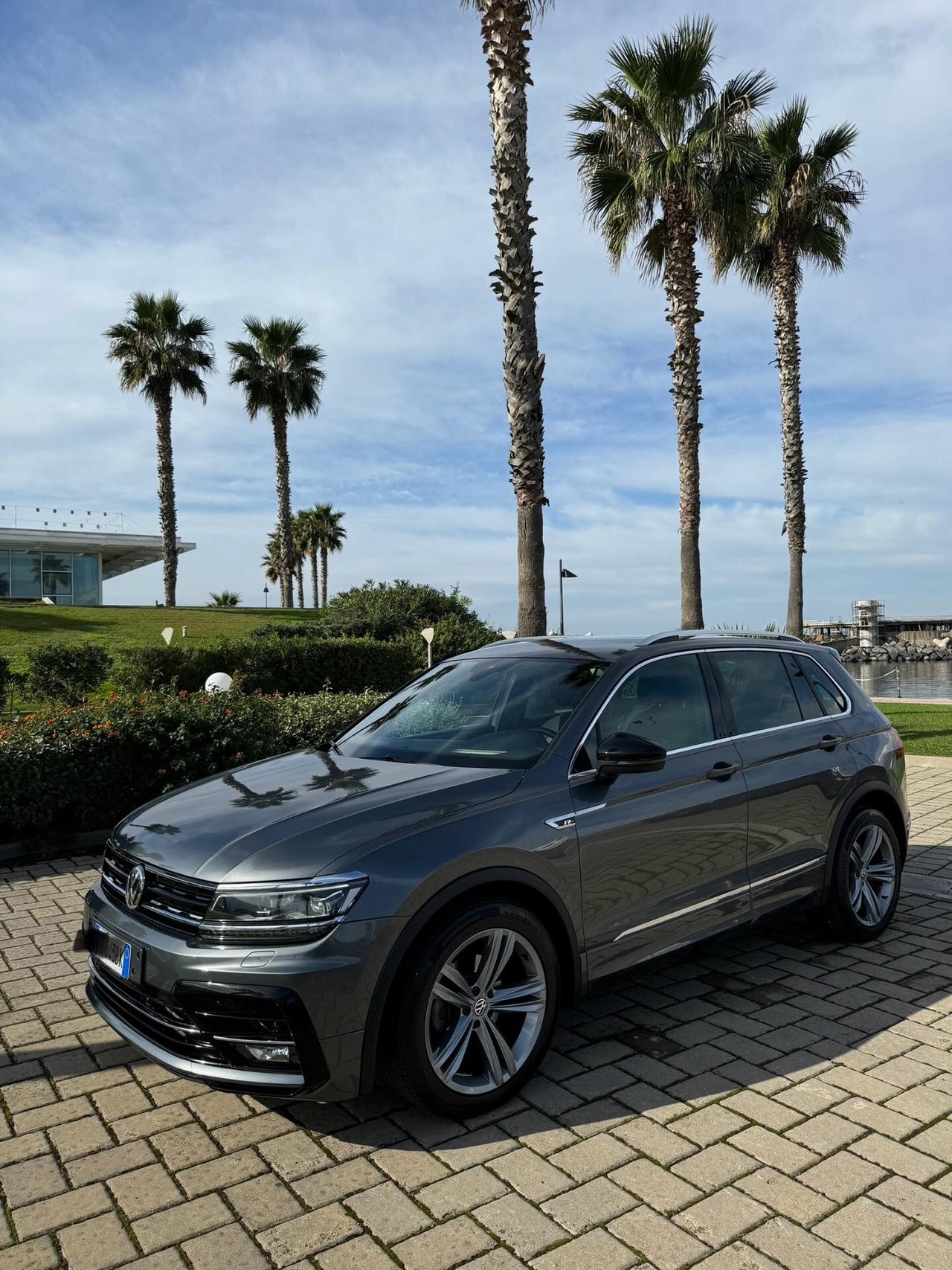 Volkswagen Tiguan R-LINE 2.0 TDI 150 cv DSG