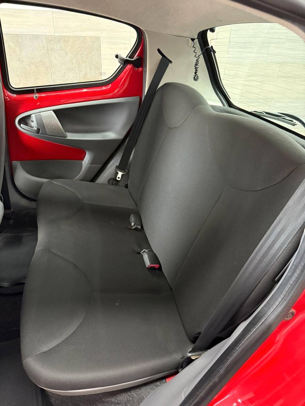 Toyota Aygo 1.0 12V VVT-i 5 porte Now Red Edition