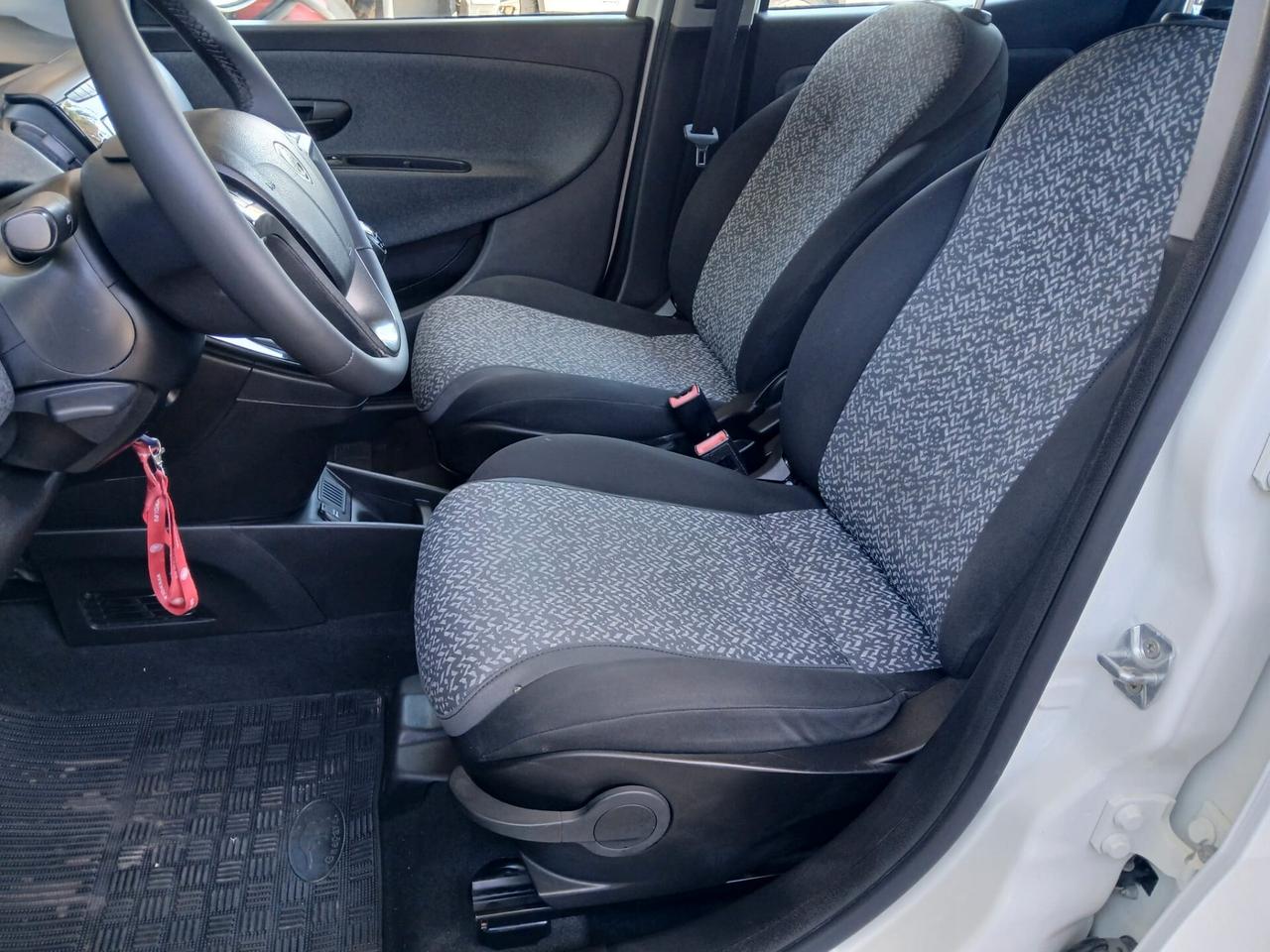 Lancia Ypsilon 1.2 69 CV 5 porte S&S Gold