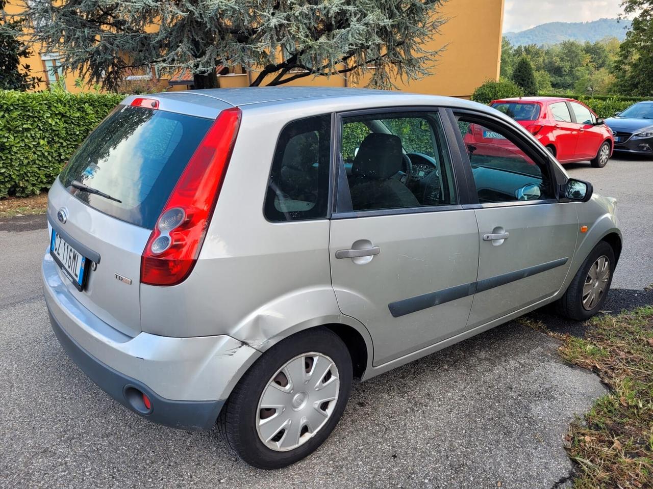 Ford Fiesta 1.4 TDCi 5p. Ghia ADATTA AI NEOPATENTATI