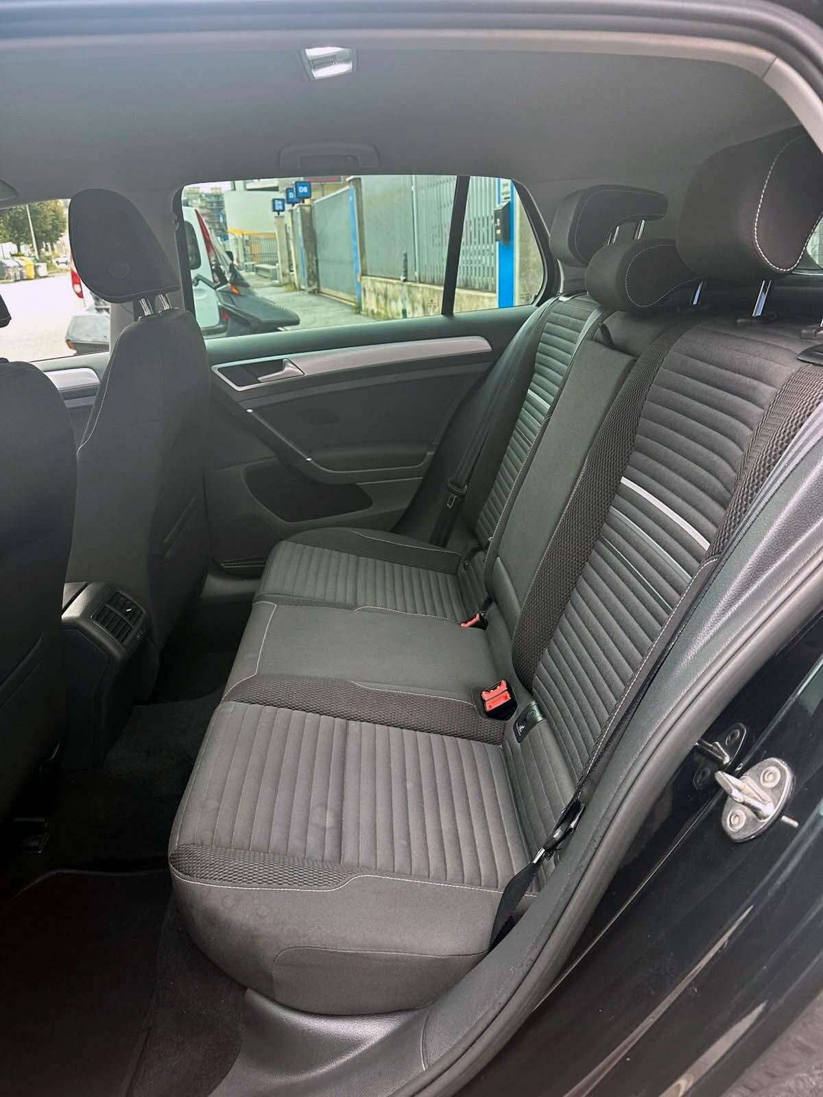 Volkswagen Golf Business 1.6 TDI 5p. 110 CV NAVIGATORE CAR PLAY SEDILI RISCALDATI PARK PILOT ANT E POST