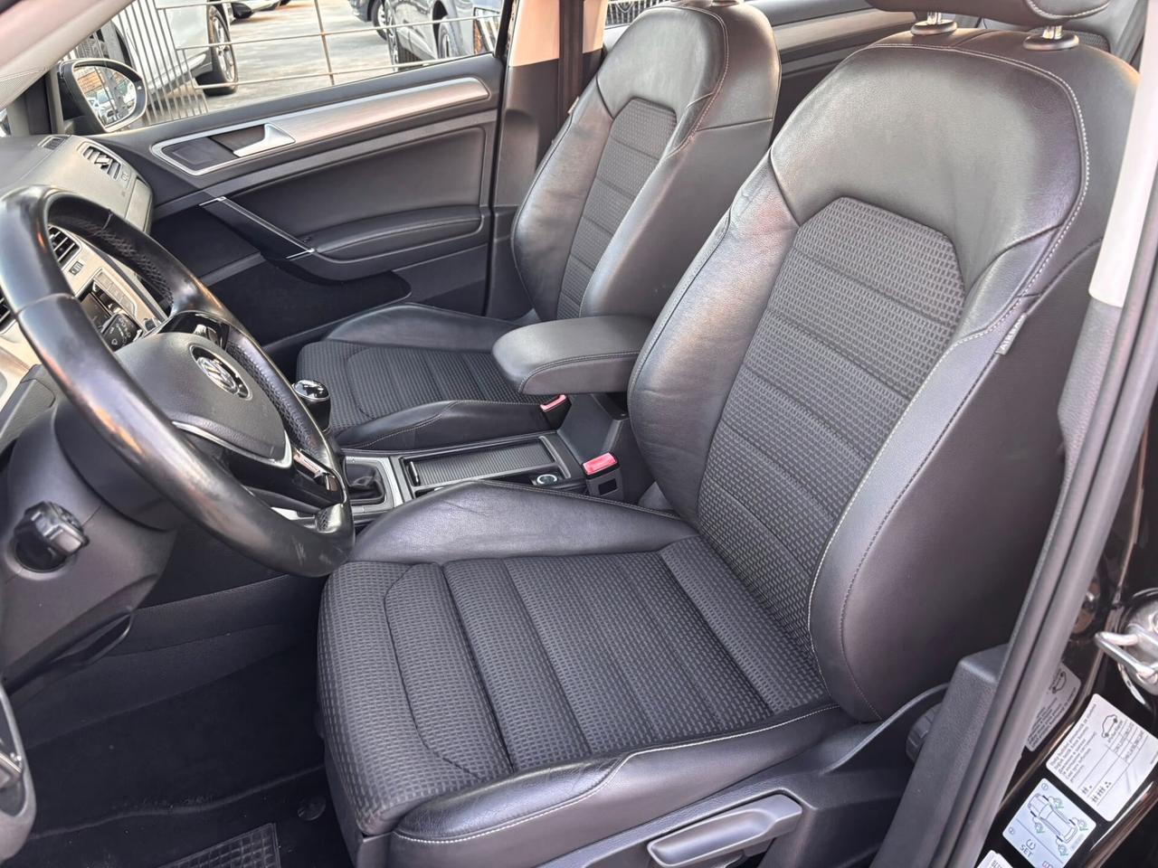 Volkswagen Golf 1.6 TDI DPF 5p. Highline