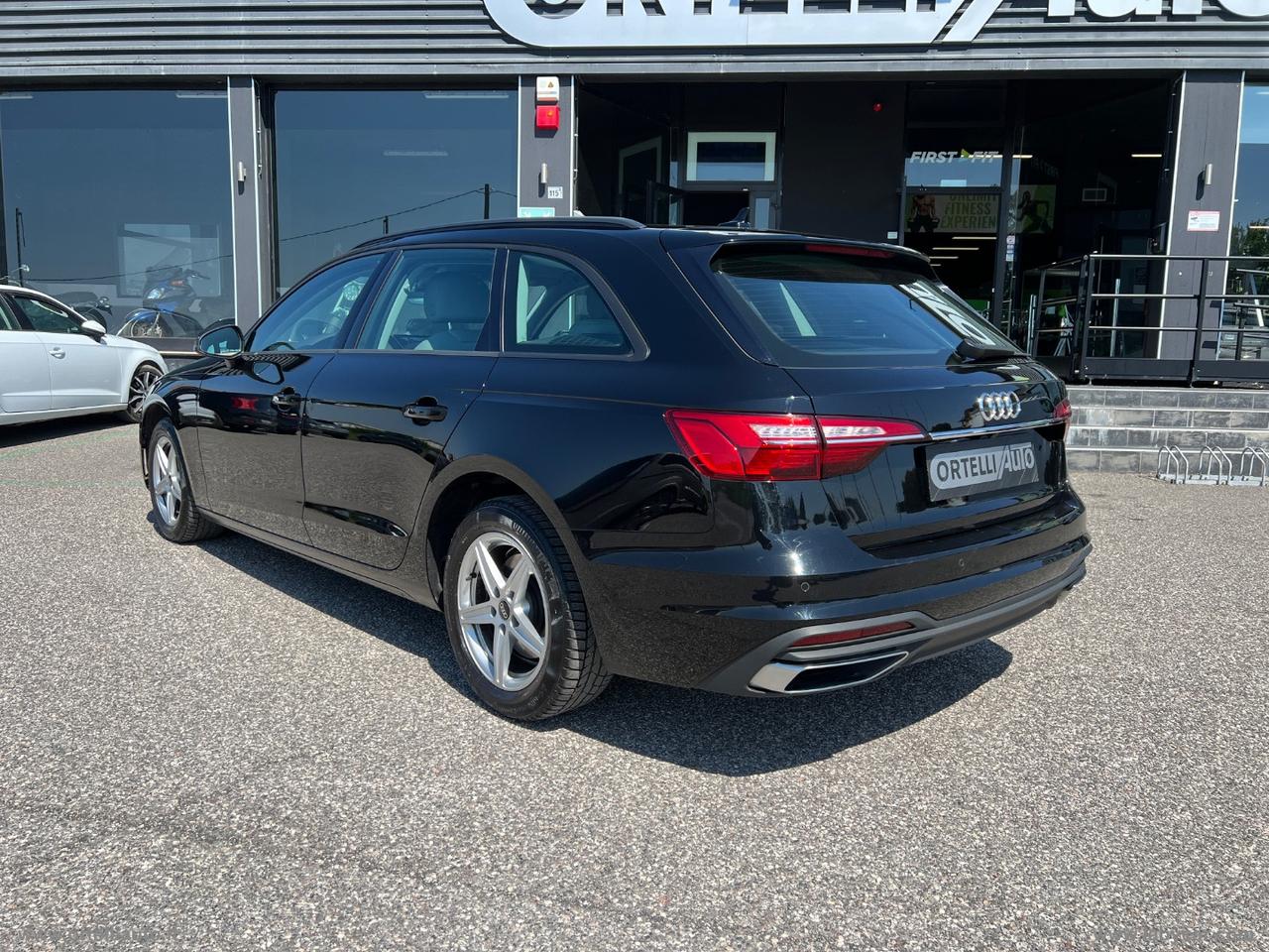 AUDI A4 Avant 35 TDI/163CV MHVE S tronic Business IVA DEDUCIBILE