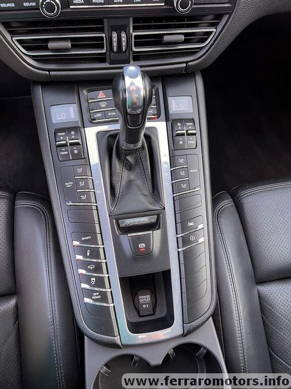 Porsche Macan 3.0 S tetto iva esposta