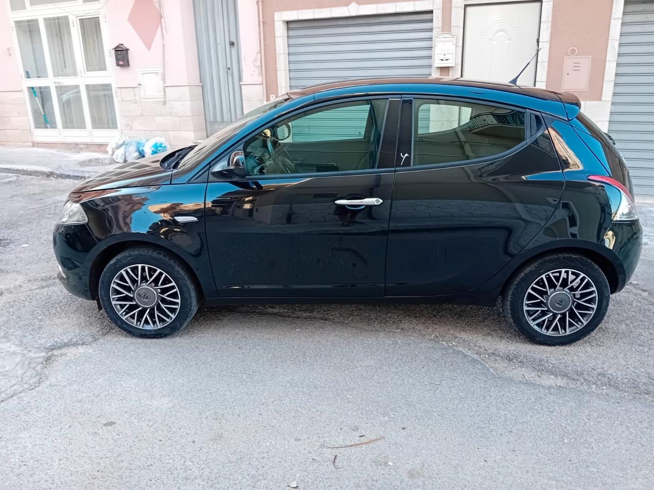 Lancia Ypsilon 1.2 69 CV 5 porte Opening Edition