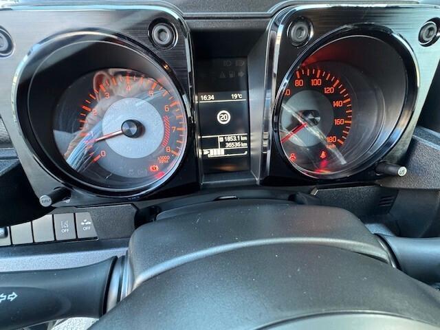 Suzuki Jimny 1.5 5MT PRO (N1)